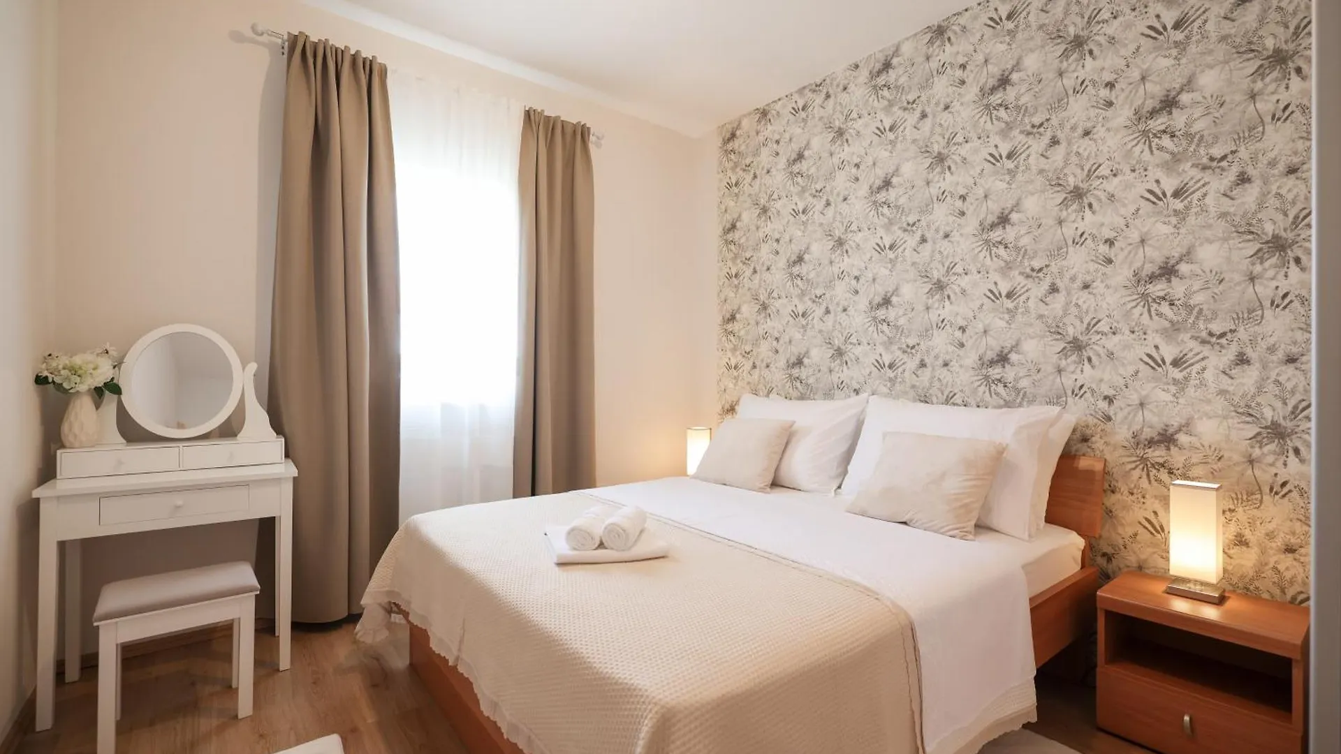 Villa Holiday Home Fabio In Dalmatia With Swimming Pool Banjevci